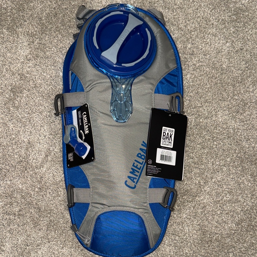 NWT CamelBak Unbottle 3L 100OZ Blue and Gray Hydration Pack